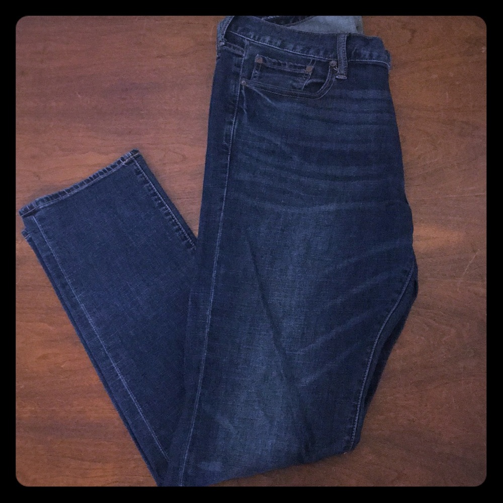 Lucky Brand Men’s dark blue jeans